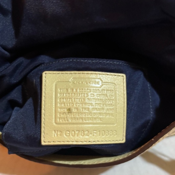 Coach vintage Elegant Cream Leather Crossbody Bag - Picture 5 of 9